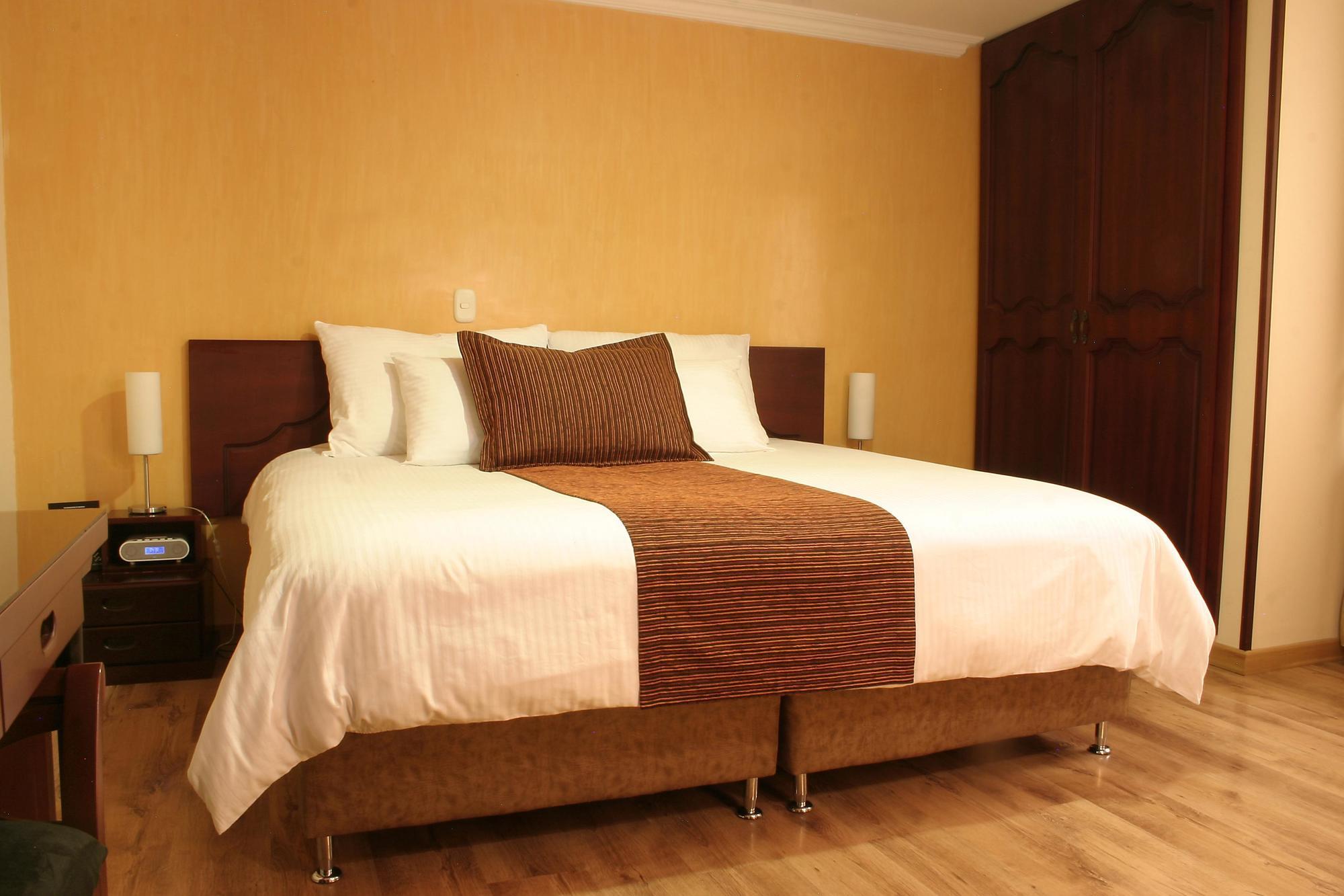 Luxor Plaza Hotel Pereira Exterior photo