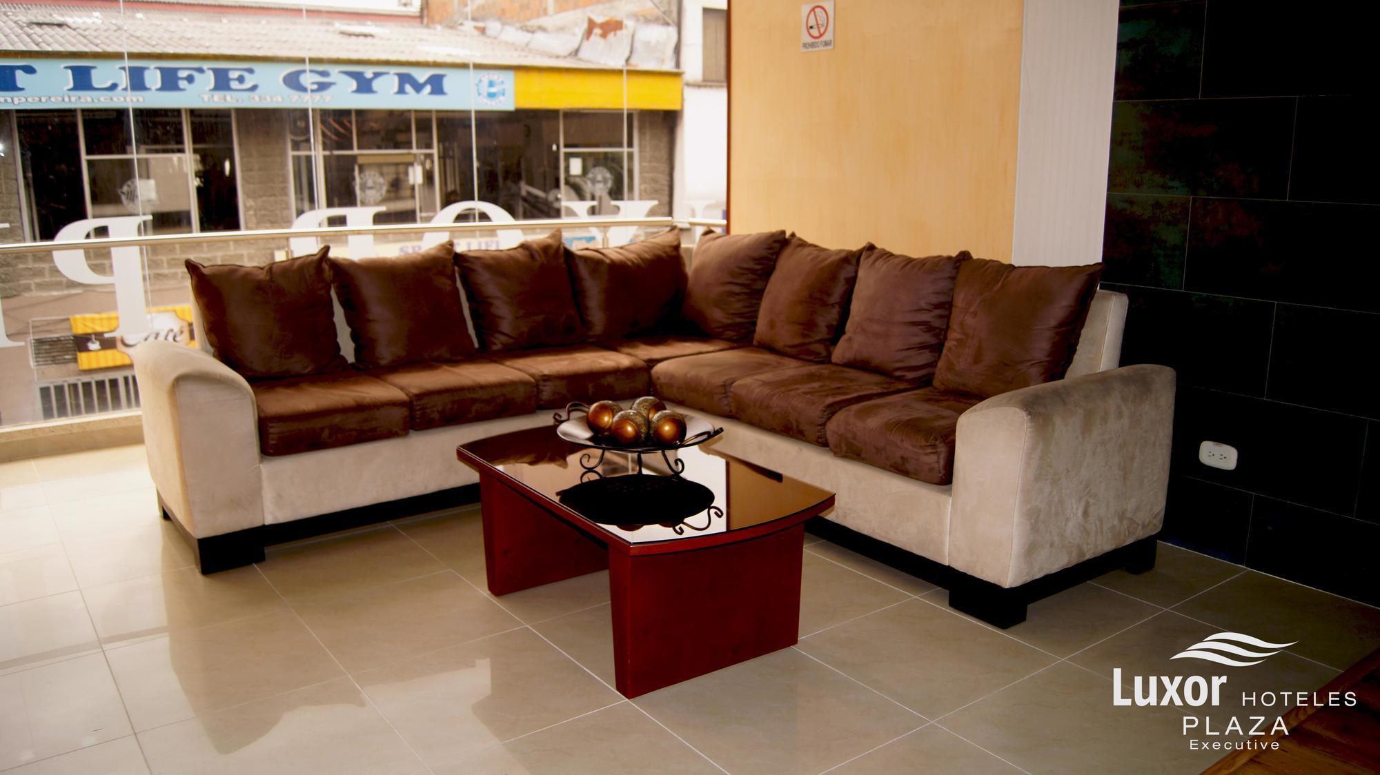 Luxor Plaza Hotel Pereira Exterior photo