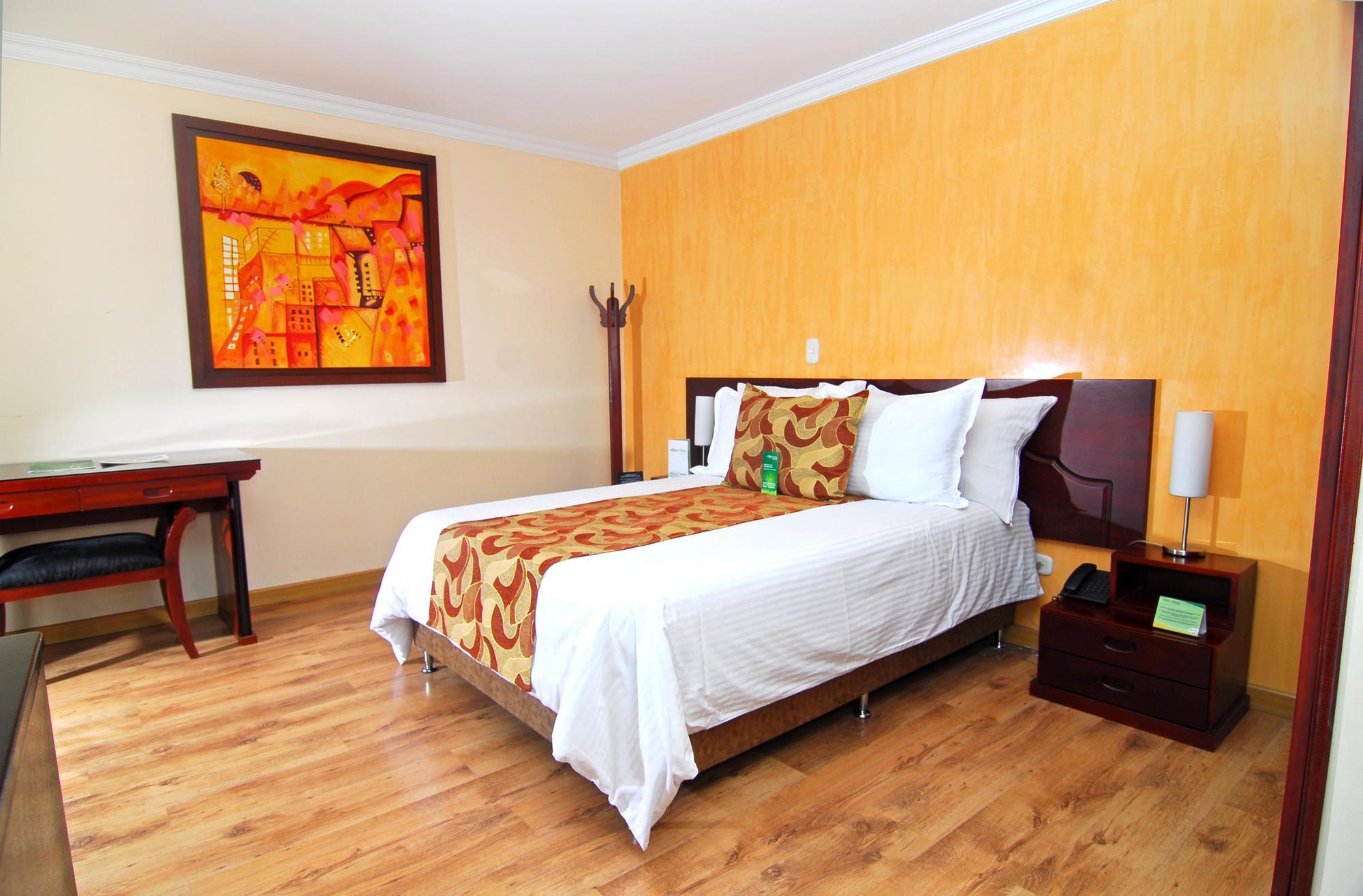 Luxor Plaza Hotel Pereira Exterior photo