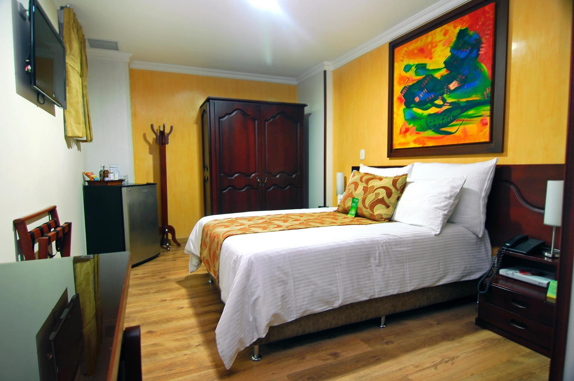 Luxor Plaza Hotel Pereira Exterior photo