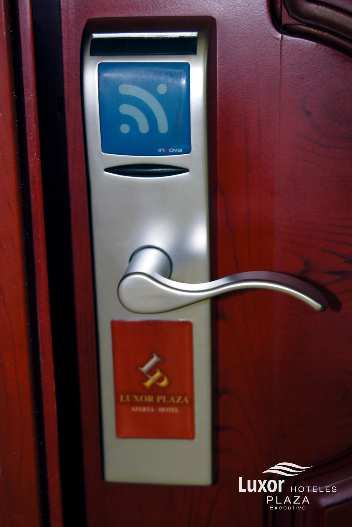 Luxor Plaza Hotel Pereira Exterior photo