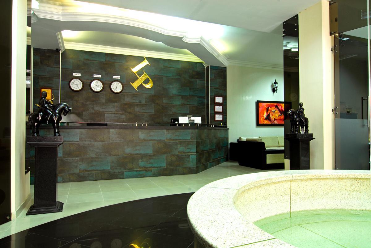 Luxor Plaza Hotel Pereira Exterior photo