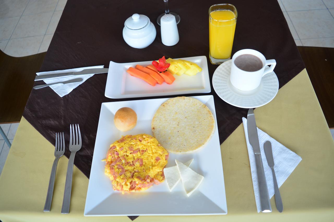 Luxor Plaza Hotel Pereira Exterior photo