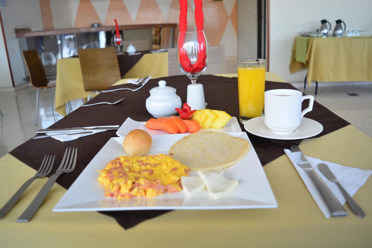 Luxor Plaza Hotel Pereira Exterior photo