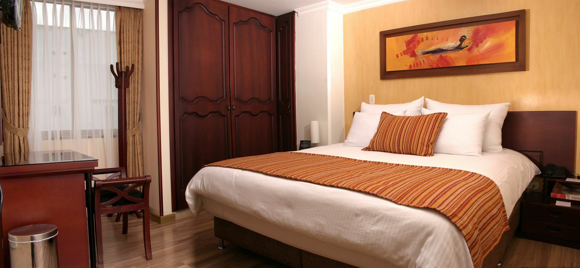 Luxor Plaza Hotel Pereira Exterior photo